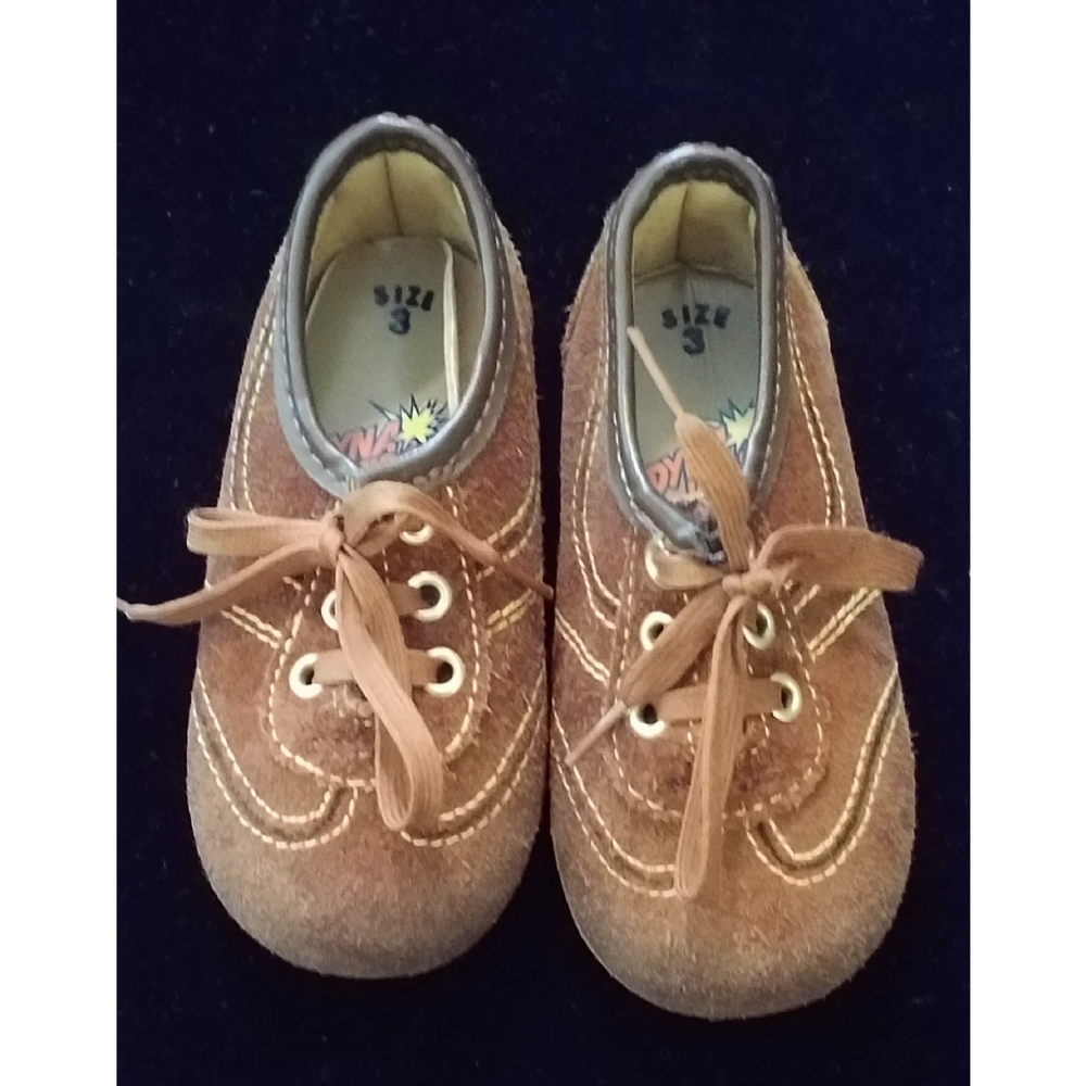 Vintage Dyna Kids shoes size 3
